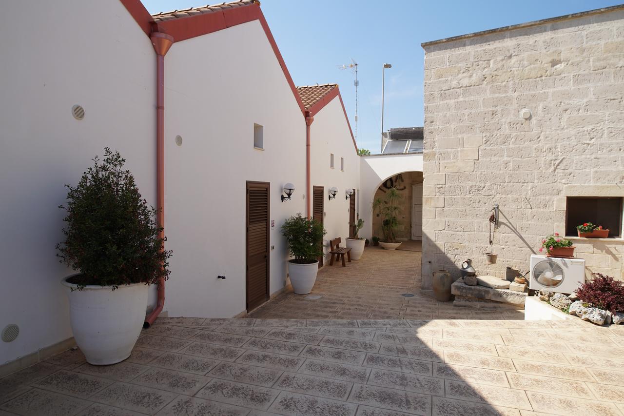 Il Giardino Del Tiglio Alojamento de Acomodação e Pequeno-almoço Uggiano La Chiesa